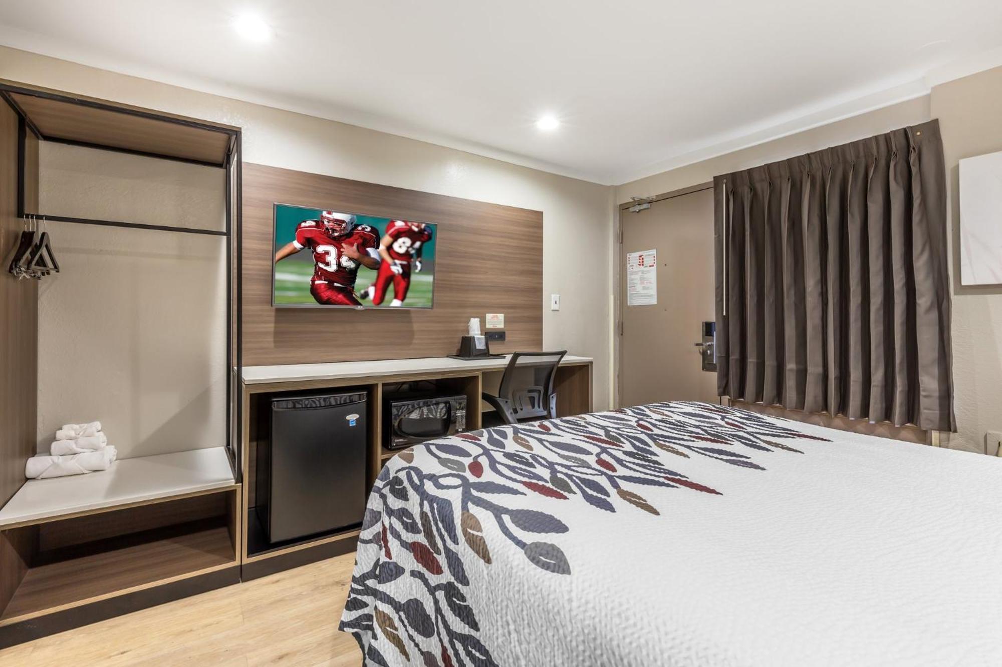 Red Roof Inn Raleigh Northeast - Downtown Екстериор снимка