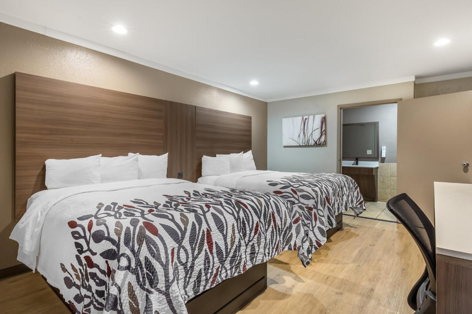 Red Roof Inn Raleigh Northeast - Downtown Екстериор снимка