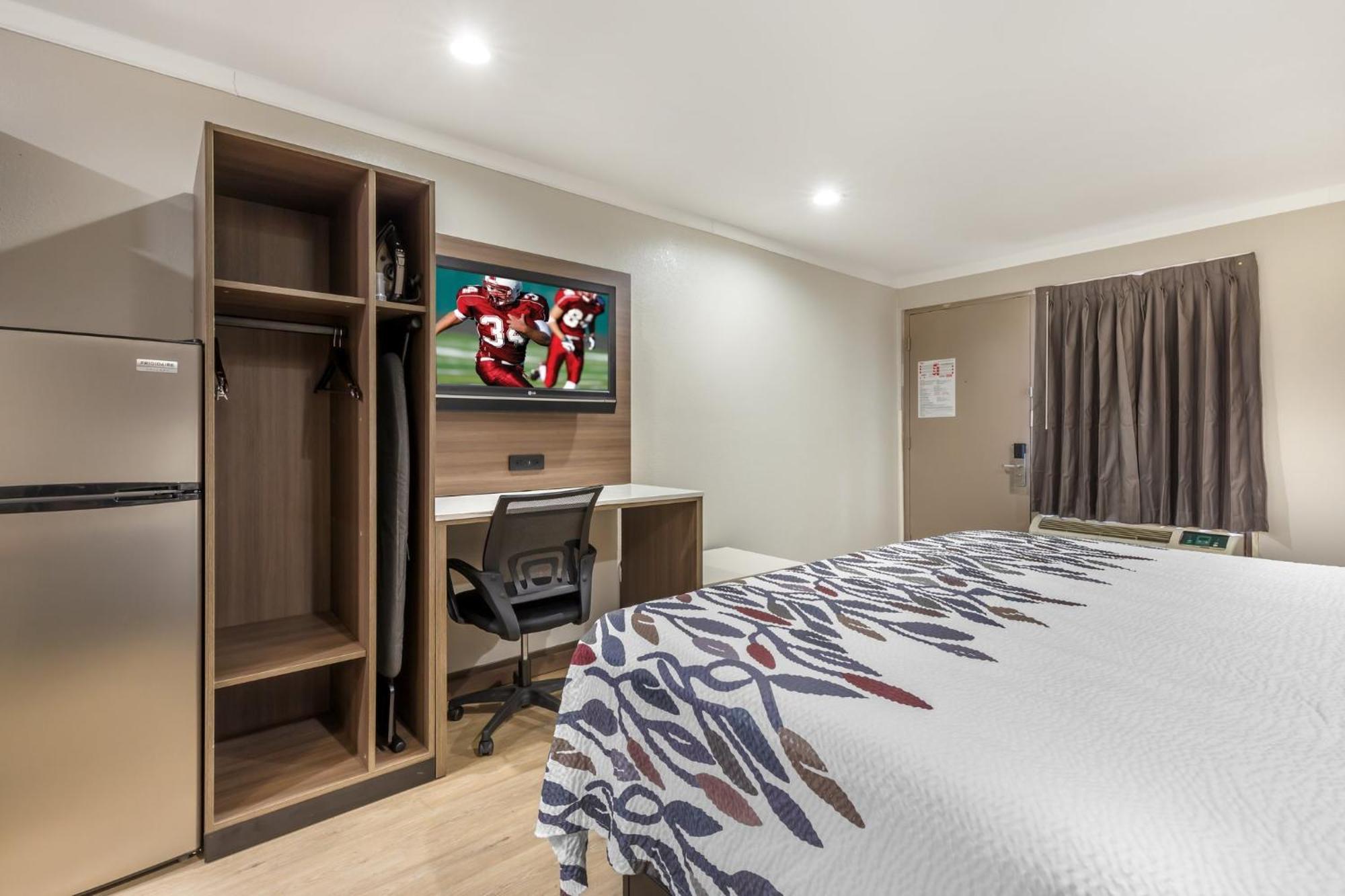 Red Roof Inn Raleigh Northeast - Downtown Екстериор снимка