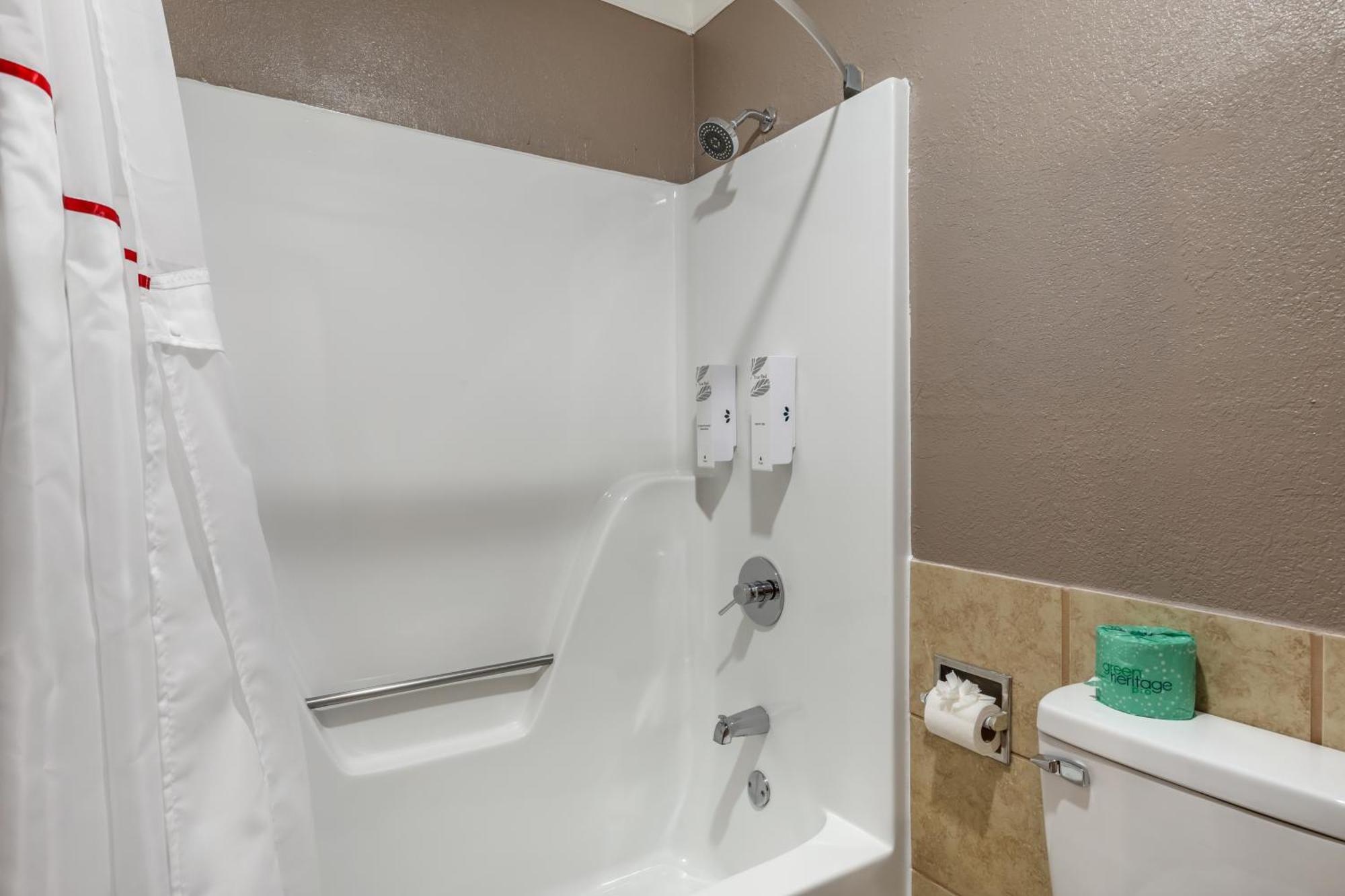 Red Roof Inn Raleigh Northeast - Downtown Екстериор снимка